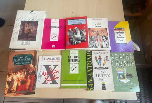 Lot de 10 livres visible en photo