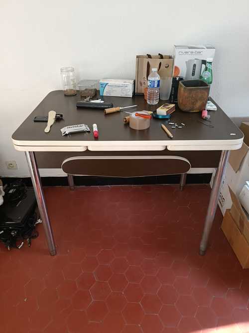 TABLE FORMICA