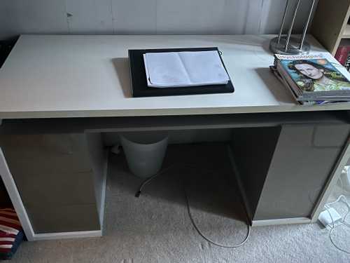 BUREAU Laqué blanc et gris avec rangements