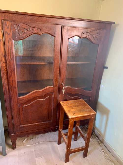 Armoire vitrée