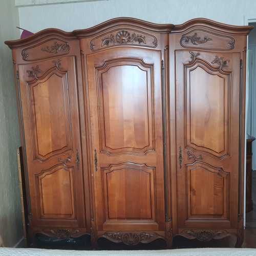 ARMOIRE