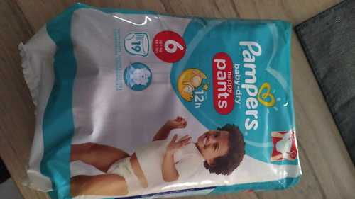 1 paquet de couche neuf Pampers  Pants taille 6