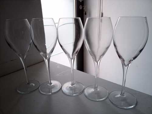 5 verres à vin 