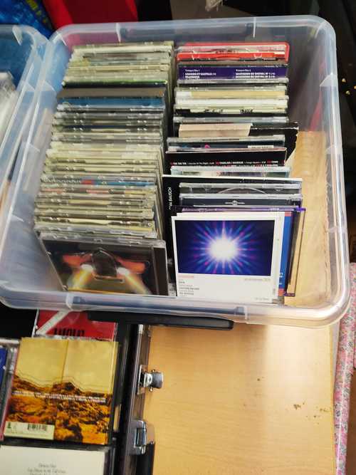 Environ 200 CDs musicaux