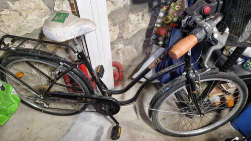 RESERVÉ Je donne vélo femme Taille M à réparer