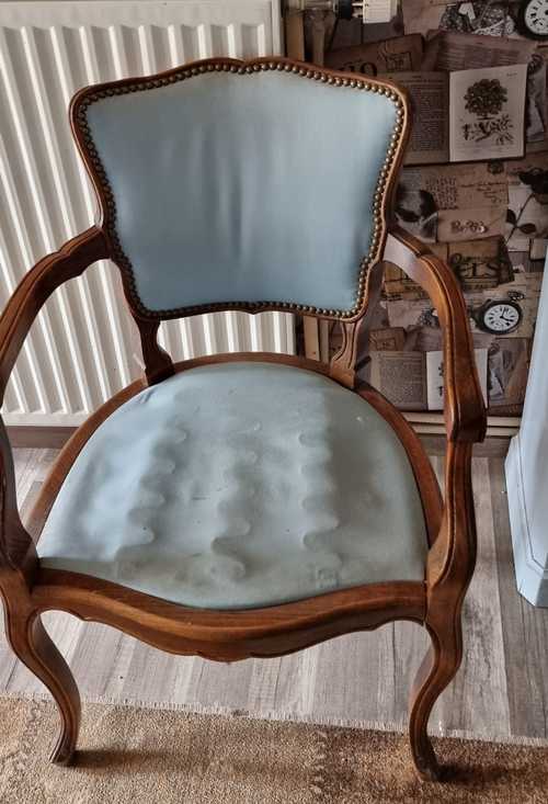 meuble d'entrée+fauteuil+table de nuit+vase