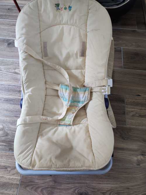 Chaise et cosi bébé