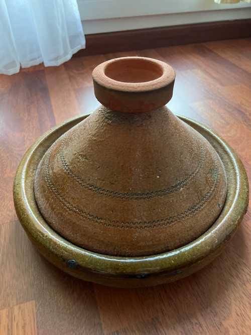 Tajine à réparer ou pour décorer