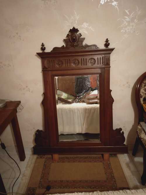 Commode en bois et son miroir 