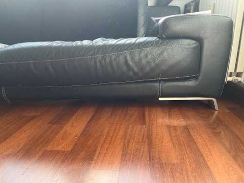 Canapé moderne en cuir noir