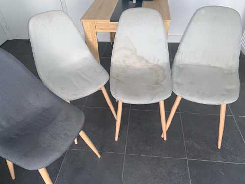 4 chaises à nettoyer avec produit 
