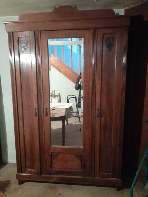 armoire avec miroir