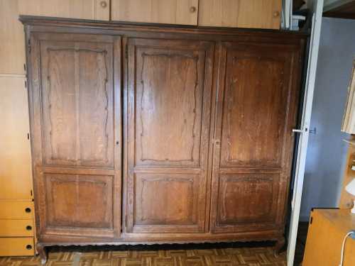 Armoire en bois