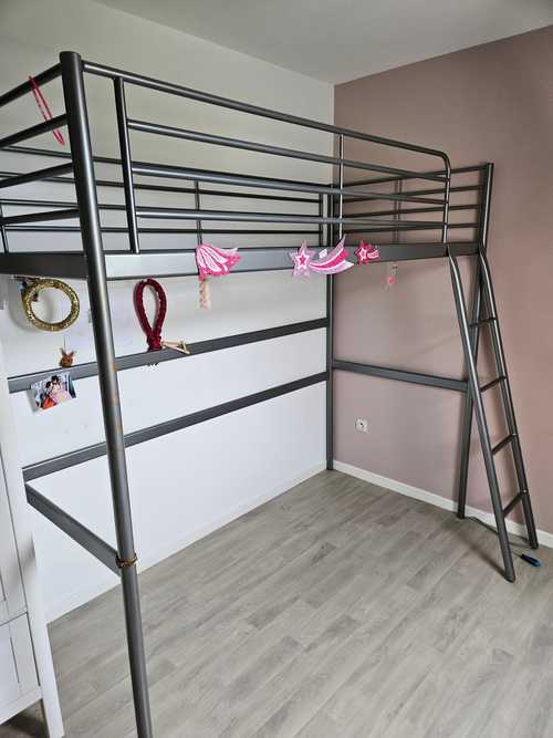 2 lits mezzanine Ikea Svarta 90x200 + matelas