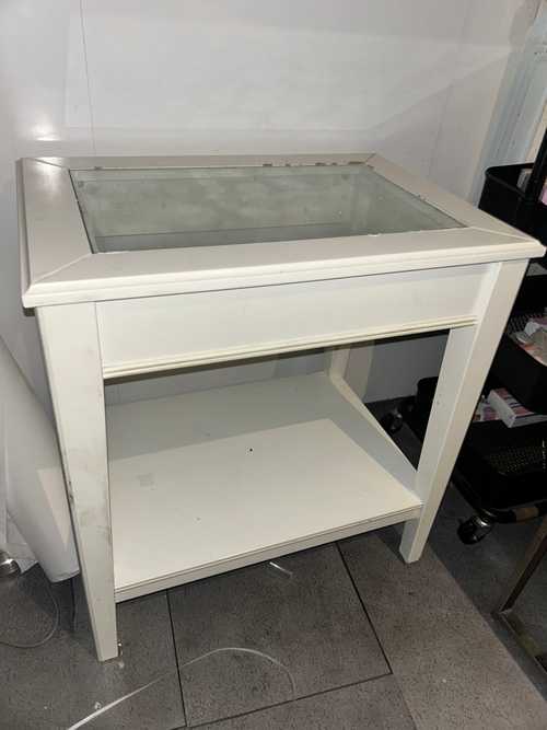 Table basse blanche 